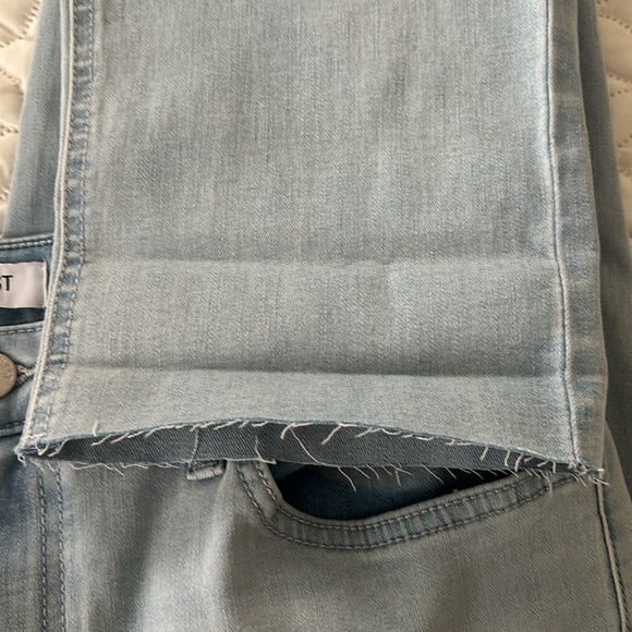 Nine West Sophia High Rise Straight Light Wash Ankle Raw Edge Jeans size 12 - Picture 9 of 9